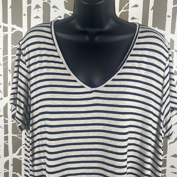 Free Kisses Striped Tunic Tee 2X Navy Oatmeal - Picture 3 of 10